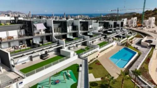 1005_260750006947_1_2025100213104891364